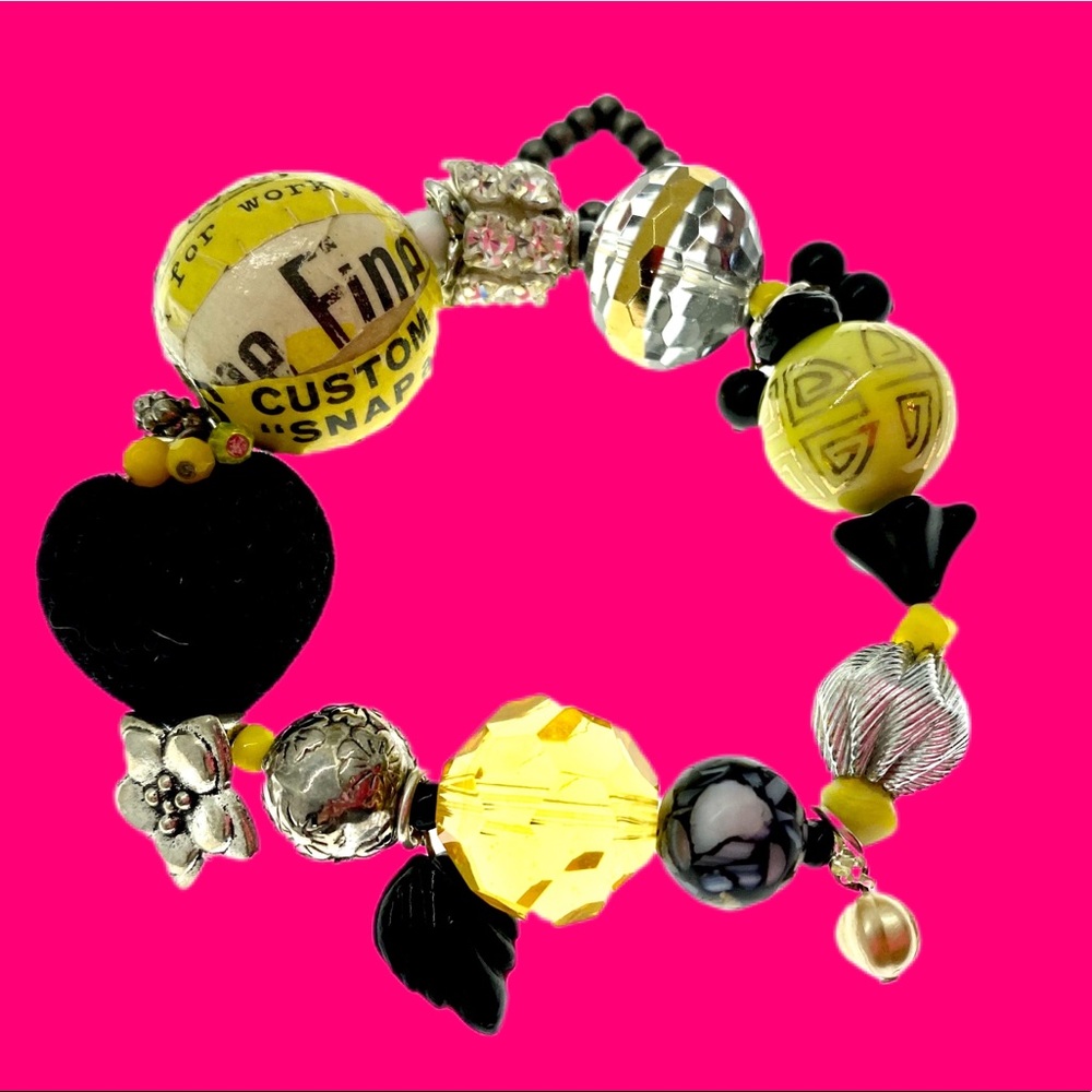 Funky Yellow & Black Stretch Bracelet Heart Beads
